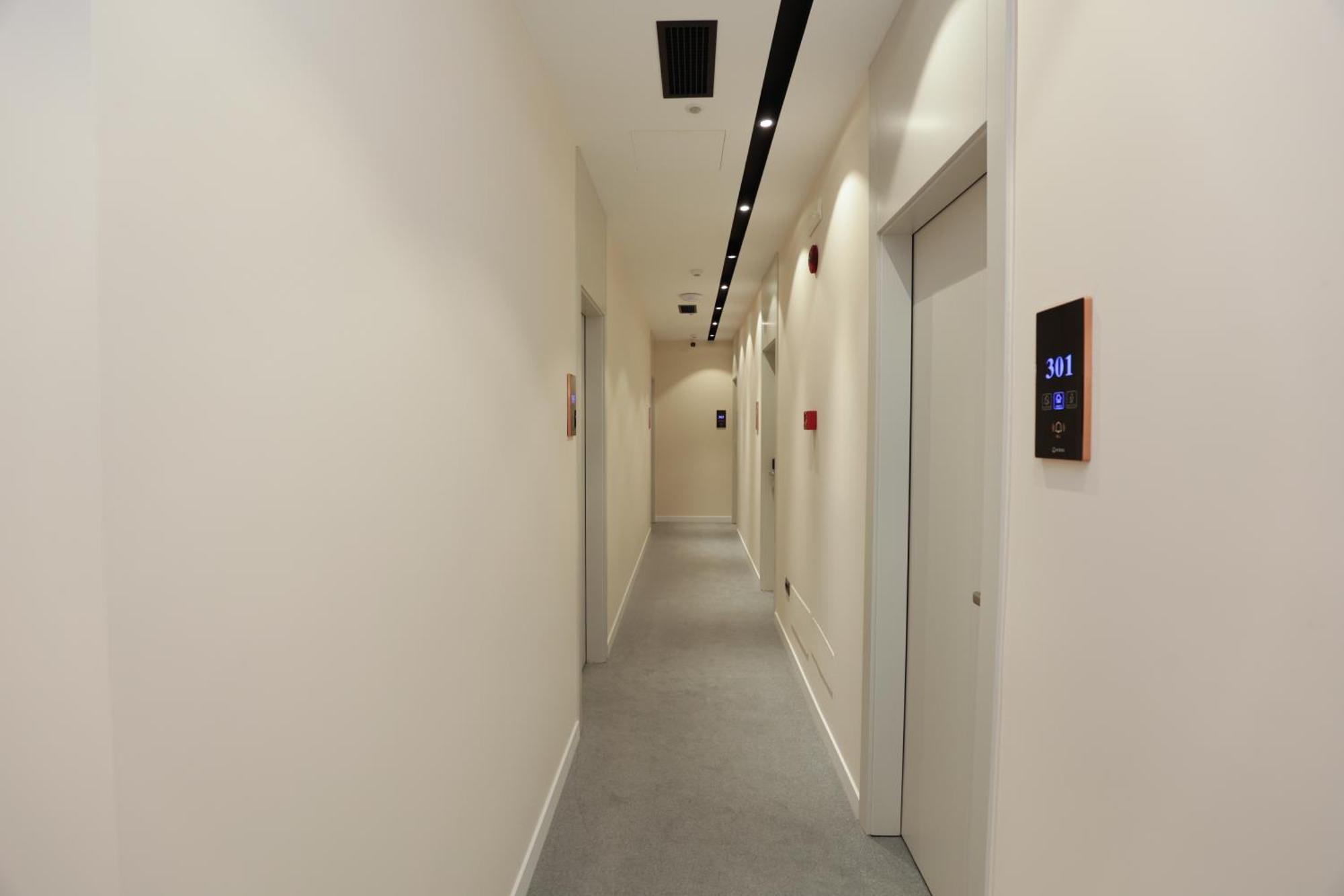 Gremmy Boutique Hotel ティラナ エクステリア 写真