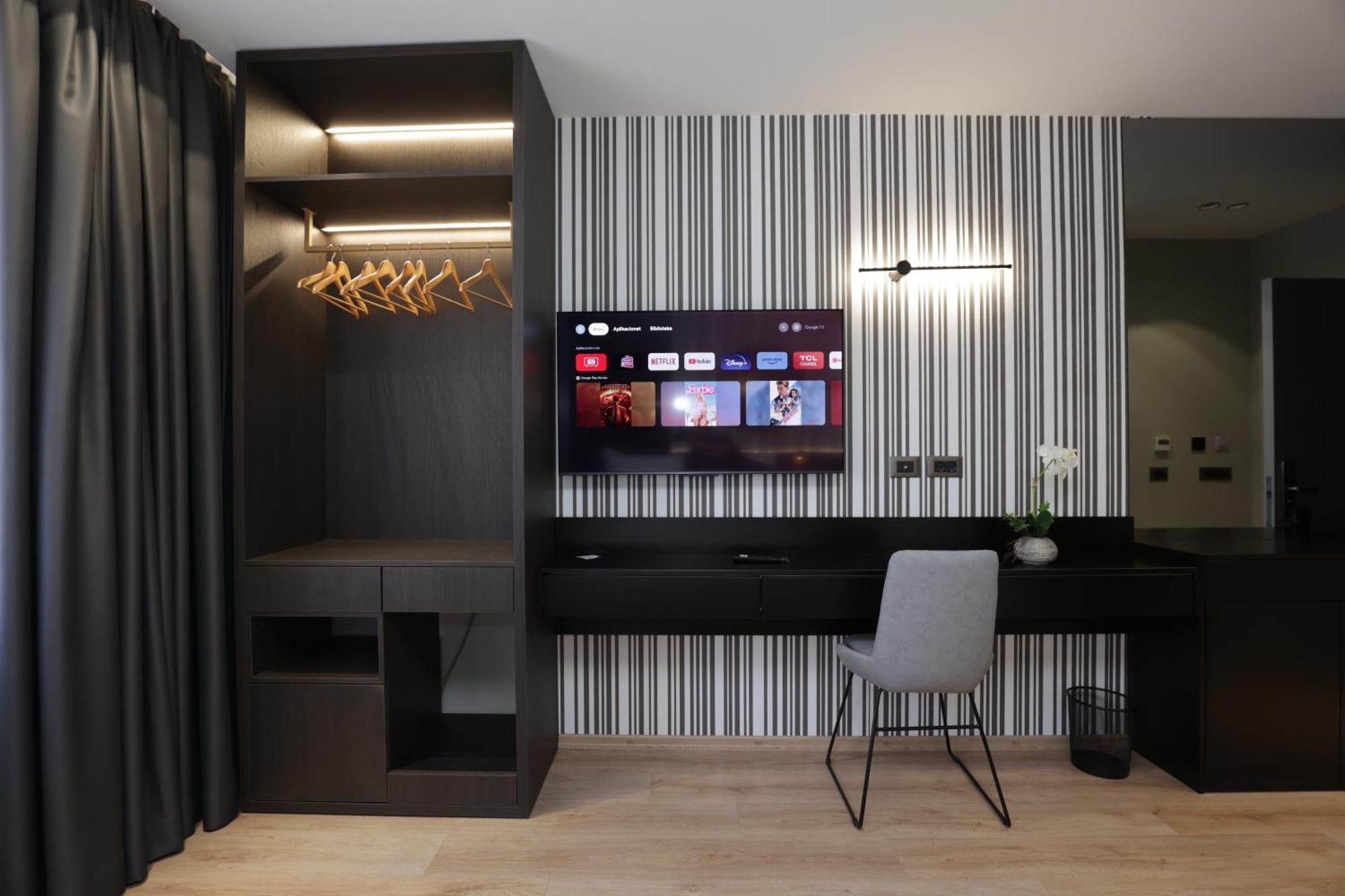 Gremmy Boutique Hotel ティラナ エクステリア 写真