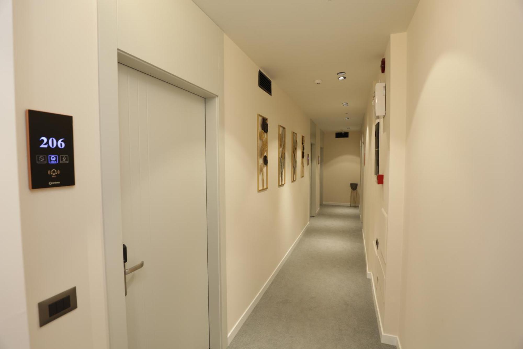 Gremmy Boutique Hotel ティラナ エクステリア 写真