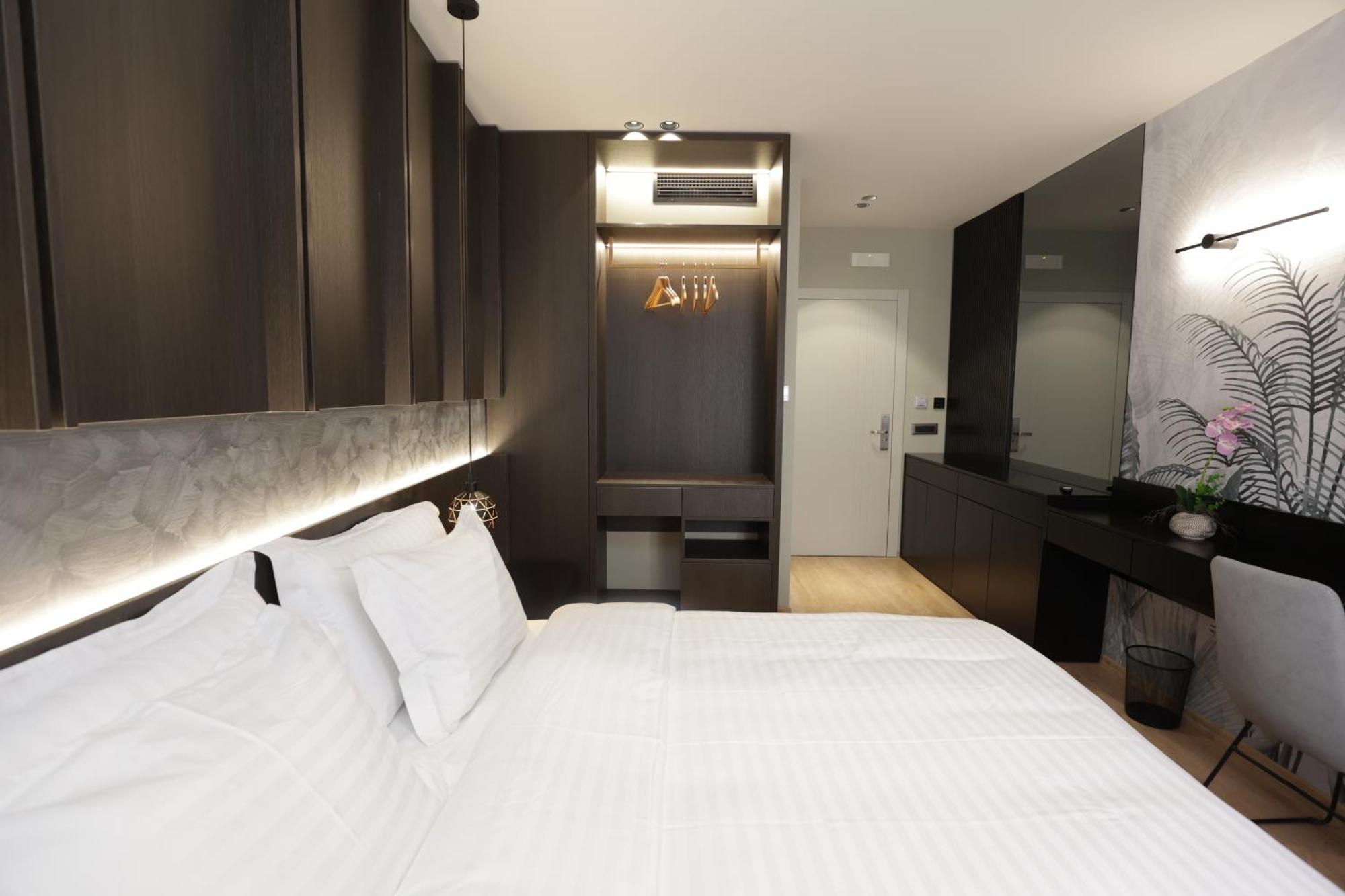 Gremmy Boutique Hotel ティラナ エクステリア 写真